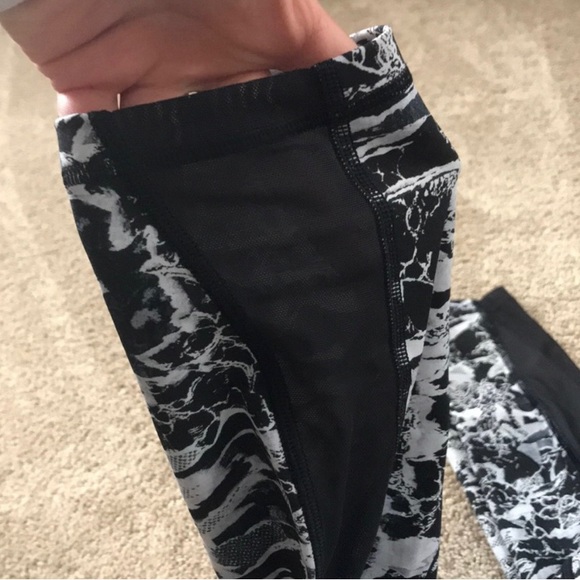 Lululemon Train Times 7/8 Pant 25" Interlaced - Picture 6 of 8